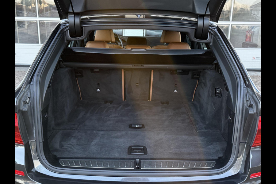 BMW 5 Serie Touring 520i High Executive | LUXURY LINE | PANORAMA | TREKHAAK | LEDER | COMFORT STOELEN |
