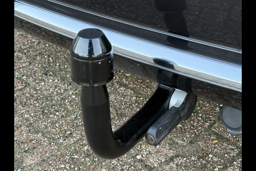 BMW 5 Serie Touring 520i High Executive | LUXURY LINE | PANORAMA | TREKHAAK | LEDER | COMFORT STOELEN |