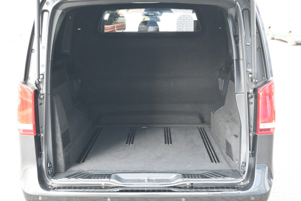 Mercedes-Benz V-Klasse 300d AMG Extra Lang L3 DC Avantgarde Edition Stoel koeling/verwarming, 360 Camera, Burmester, Afneembare trekhaak