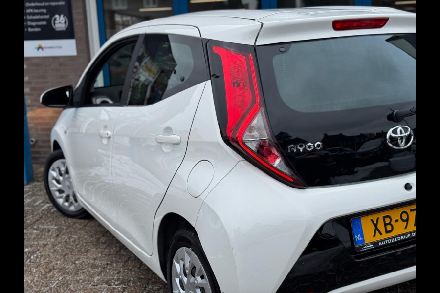 Toyota Aygo 1.0 VVT-i x-play 2018 AUT NAVI AIRCO CAMERA NAP!
