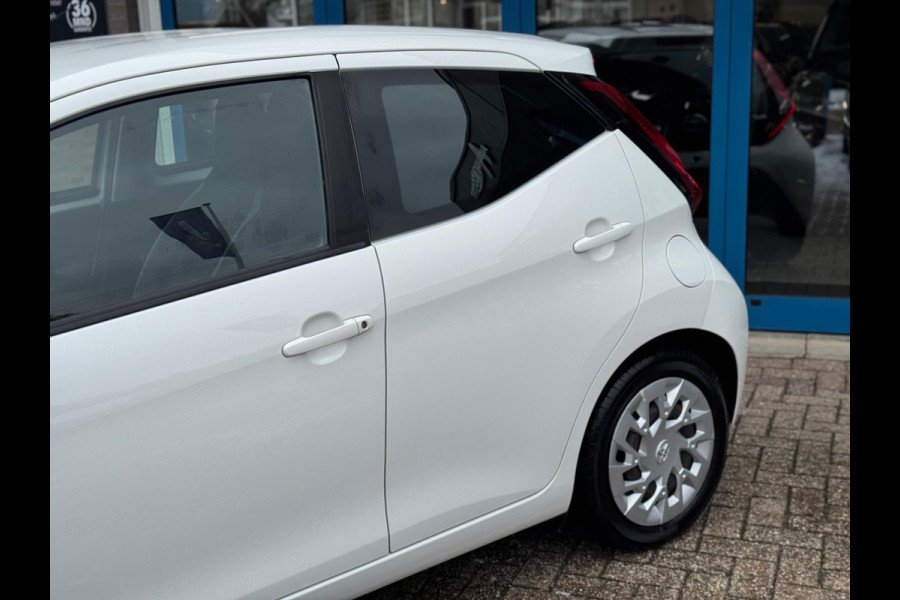 Toyota Aygo 1.0 VVT-i x-play 2018 AUT NAVI AIRCO CAMERA NAP!