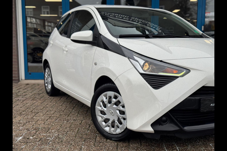 Toyota Aygo 1.0 VVT-i x-play 2018 AUT NAVI AIRCO CAMERA NAP!