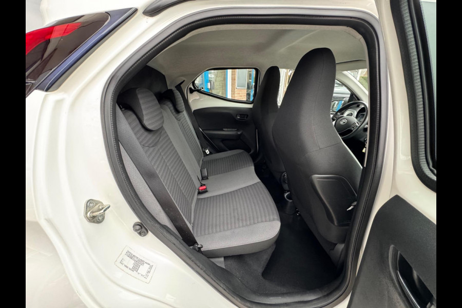 Toyota Aygo 1.0 VVT-i x-play 2018 AUT NAVI AIRCO CAMERA NAP!