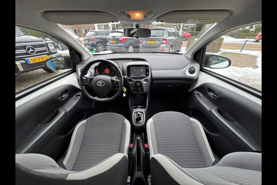Toyota Aygo 1.0 VVT-i x-play 2018 AUT NAVI AIRCO CAMERA NAP!