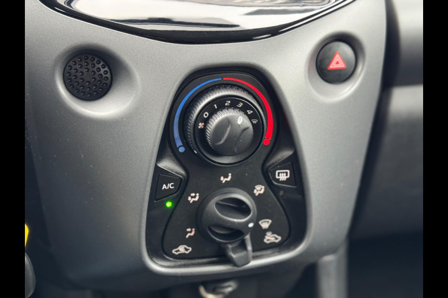 Toyota Aygo 1.0 VVT-i x-play 2018 AUT NAVI AIRCO CAMERA NAP!