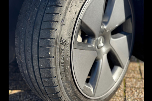 Tesla Model 3 Long Range RWD 75 kWh 2019 NAVI NAP