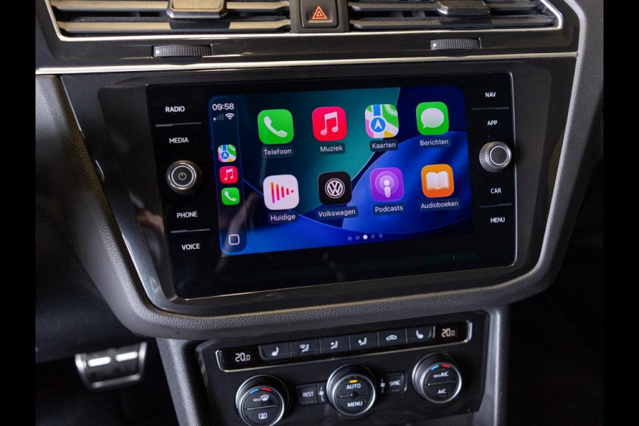 Volkswagen Tiguan 2.0 TSI 4Motion 2x R-Line / 230pk / Panoramadak / Trekhaak / Apple Carplay