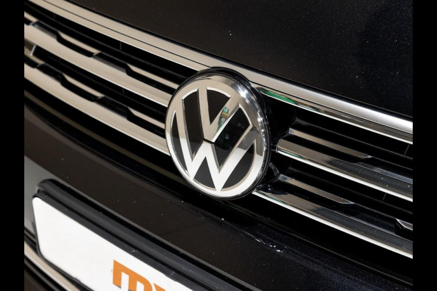 Volkswagen Tiguan 2.0 TSI 4Motion 2x R-Line / 230pk / Panoramadak / Trekhaak / Apple Carplay