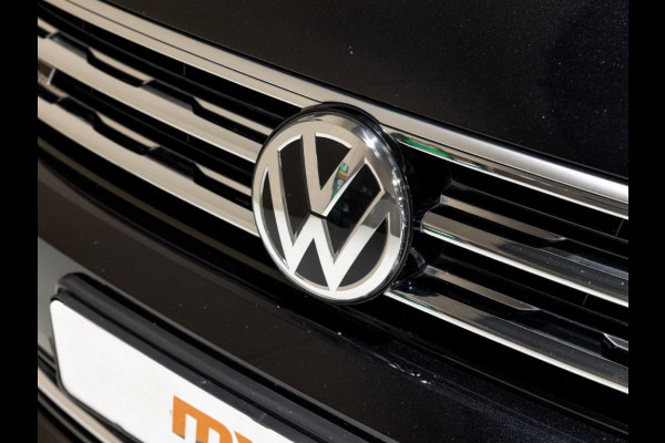 Volkswagen Tiguan 2.0 TSI 4Motion 2x R-Line / 230pk / Panoramadak / Trekhaak / Apple Carplay