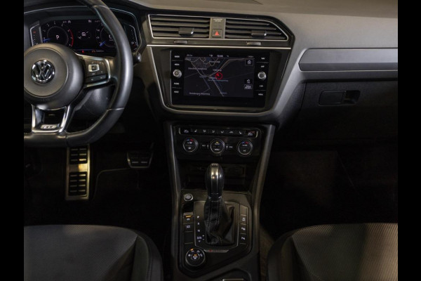 Volkswagen Tiguan 2.0 TSI 4Motion 2x R-Line / 230pk / Panoramadak / Trekhaak / Apple Carplay