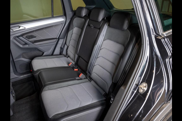 Volkswagen Tiguan 2.0 TSI 4Motion 2x R-Line / 230pk / Panoramadak / Trekhaak / Apple Carplay