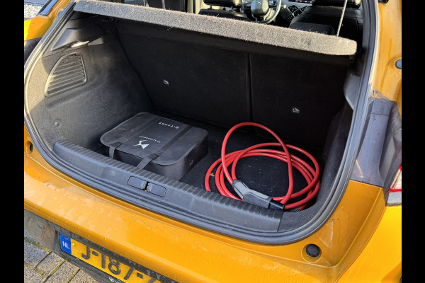 DS DS 3 Crossback E-Tense Business 50 kWh | Stoelverwarming | Apple carplay/Android auto | Camera achter | Cruise control | Navigatie |  Deze auto bezichtigen? Bel voor een afspraak!