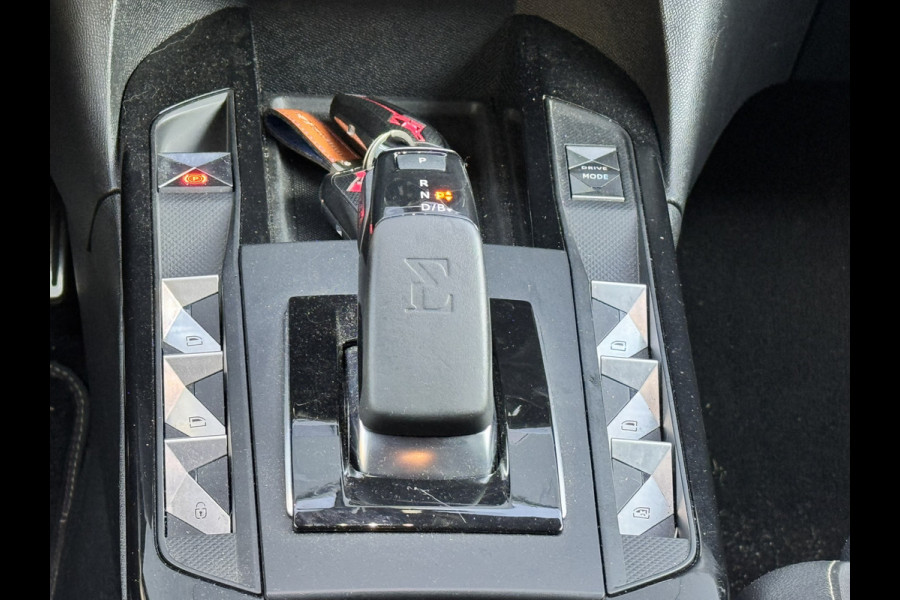 DS DS 3 Crossback E-Tense Business 50 kWh | Stoelverwarming | Apple carplay/Android auto | Camera achter | Cruise control | Navigatie |  Deze auto bezichtigen? Bel voor een afspraak!