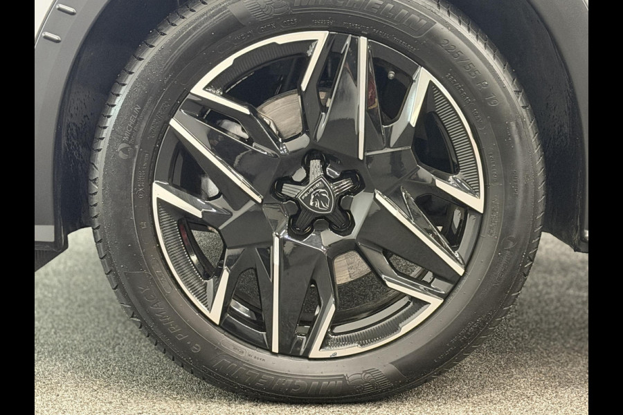 Peugeot 5008 1.2 Hybrid 136pk Allure Automaat | Navigatie | Cruise control | Climate control | LED | Parkeersensoren | Camera | Apple Carplay/ Android Auto | Radio