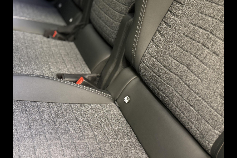 Peugeot 5008 1.2 Hybrid 136pk Allure Automaat | Navigatie | Cruise control | Climate control | LED | Parkeersensoren | Camera | Apple Carplay/ Android Auto | Radio