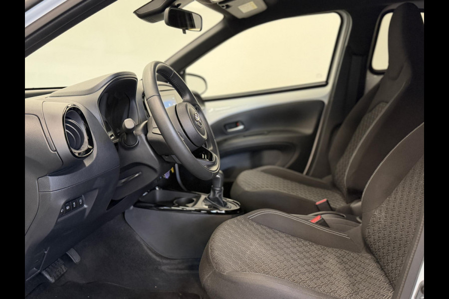 Toyota Aygo X 1.0 VVT-i Automaat Pulse | Navigatie | Apple Carplay/Android Auto | Camera | 17" Lichtmetalen Velgen | Climate Control | Adaptive Cruise Control | Two Tone