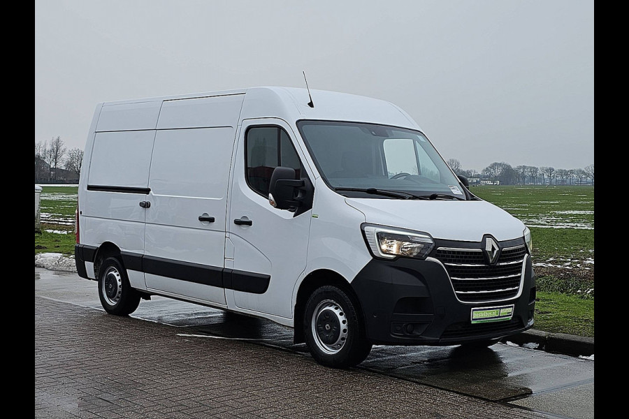 Renault Master T35 2.3 dCi 135 L2H2 airco, navi, pdc, trekhaak
