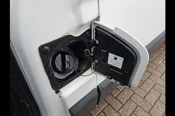 Renault Master T35 2.3 dCi 135 L2H2 airco, navi, pdc, trekhaak