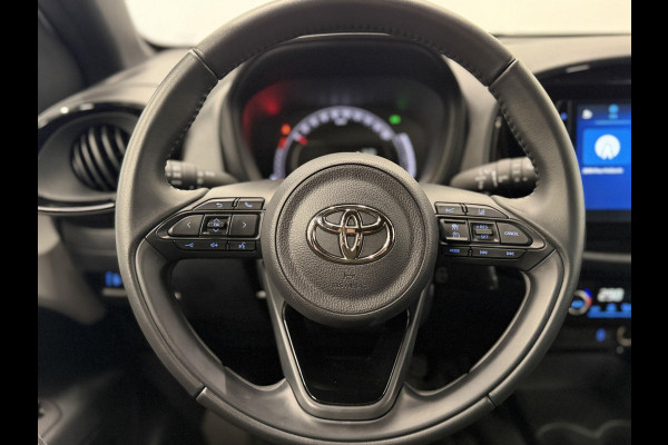 Toyota Aygo X 1.0 VVT-i Automaat Pulse | Navigatie | Apple Carplay/Android Auto | Camera | 17" Lichtmetalen Velgen | Climate Control | Adaptive Cruise Control | Two Tone