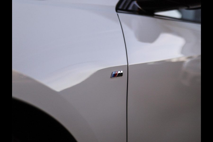 BMW 1-serie 118i High Executive | M-Sport | PDC | LED | Cruise Control