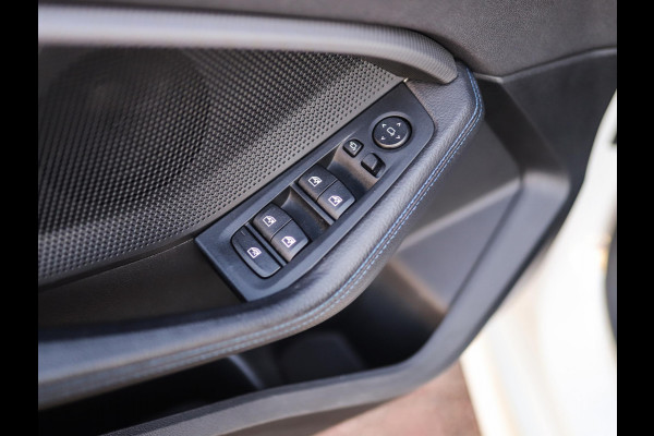 BMW 1-serie 118i High Executive | M-Sport | PDC | LED | Cruise Control