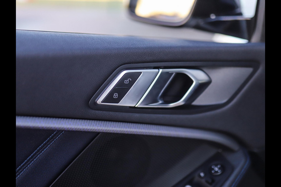BMW 1-serie 118i High Executive | M-Sport | PDC | LED | Cruise Control