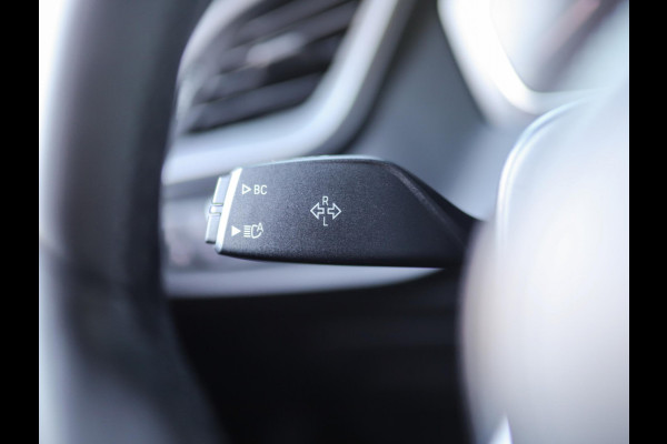 BMW 1-serie 118i High Executive | M-Sport | PDC | LED | Cruise Control