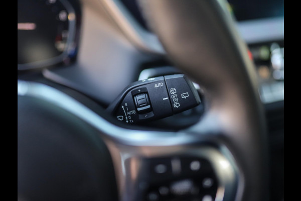 BMW 1-serie 118i High Executive | M-Sport | PDC | LED | Cruise Control