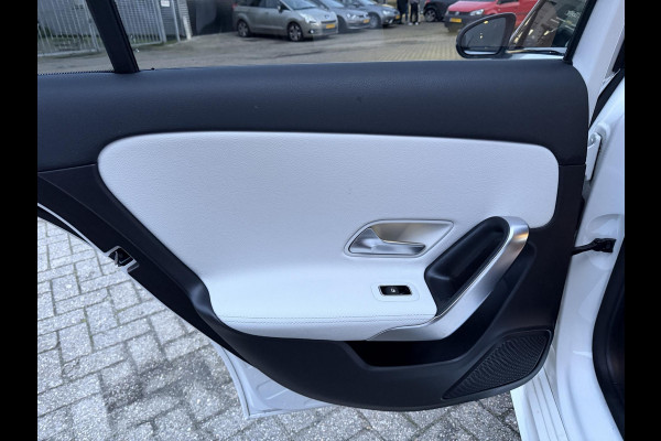 Mercedes-Benz A-Klasse 200 AMG NAP-CAMERA-LEDER-XENON