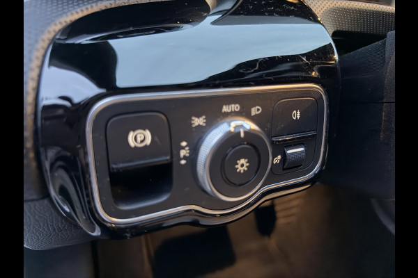 Mercedes-Benz A-Klasse 200 AMG NAP-CAMERA-LEDER-XENON