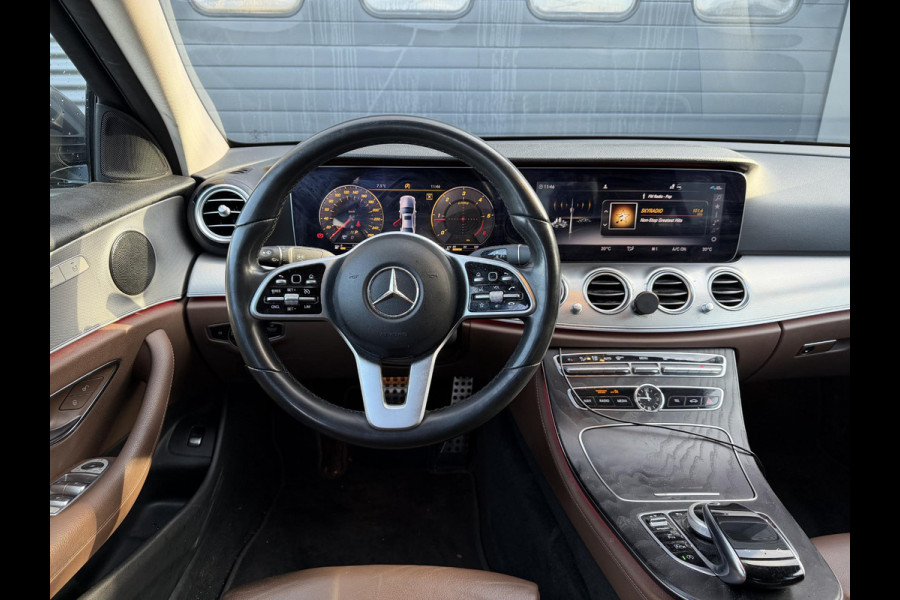 Mercedes-Benz E-Klasse 220 d Business Solution | Widescreen | Sfeerverlichting | Navigatie | Lederen Bekleding | Stoelverwarming |