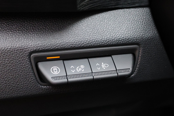 Renault Trafic 2.0 170 PK L2H1 DC | Dubbel Cabine | L+R Schuifdeur | Navigatie | Blind Spot | Camera | CarPlay | Trekhaak | Stoelverwarming | Virtual Cockpit | 5-Zitter | Dubbel cabine | NAP Logisch | NL Auto