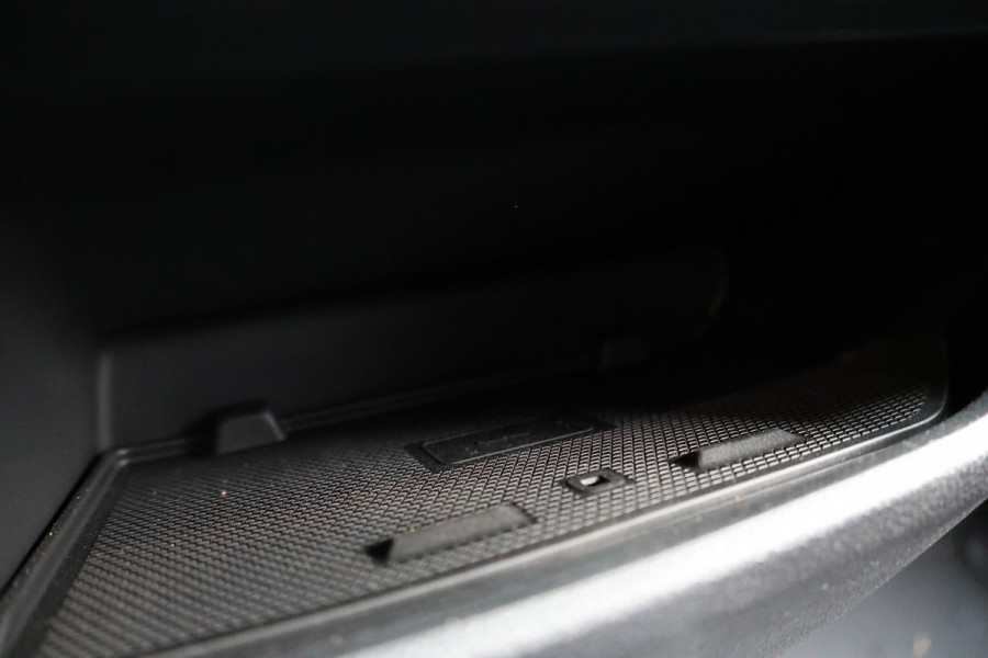 Renault Trafic 2.0 170 PK L2H1 DC | Dubbel Cabine | L+R Schuifdeur | Navigatie | Blind Spot | Camera | CarPlay | Trekhaak | Stoelverwarming | Virtual Cockpit | 5-Zitter | Dubbel cabine | NAP Logisch | NL Auto