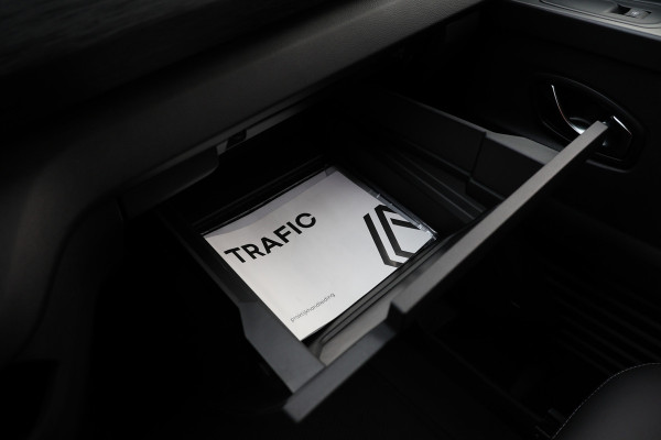 Renault Trafic 2.0 170 PK L2H1 DC | Dubbel Cabine | L+R Schuifdeur | Navigatie | Blind Spot | Camera | CarPlay | Trekhaak | Stoelverwarming | Virtual Cockpit | 5-Zitter | Dubbel cabine | NAP Logisch | NL Auto