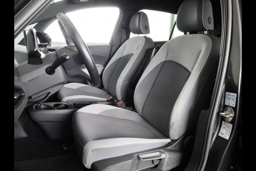 Volkswagen ID.3 First Plus 58 kWh 204 PK | Navigatie | Parkeersensoren | Camera | Led lampen
