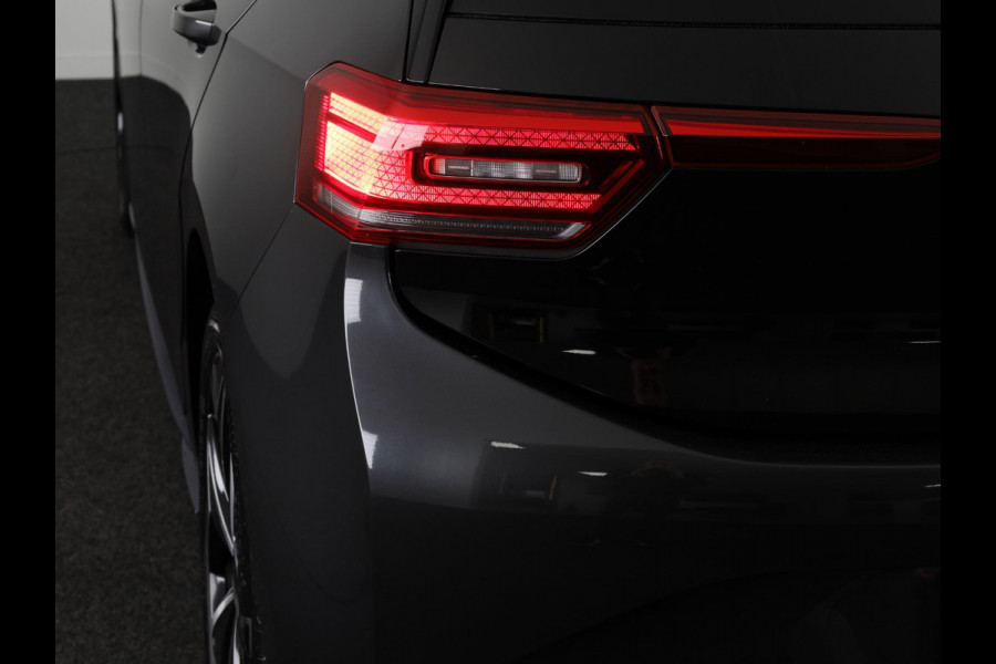 Volkswagen ID.3 First Plus 58 kWh 204 PK | Navigatie | Parkeersensoren | Camera | Led lampen