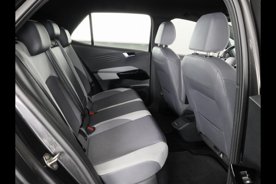 Volkswagen ID.3 First Plus 58 kWh 204 PK | Navigatie | Parkeersensoren | Camera | Led lampen