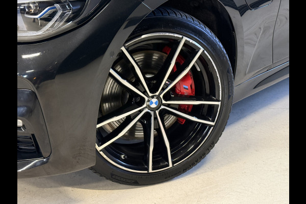 BMW 3 Serie Touring 320e Business Edition Plus | M-Sport | 19''inch | Stoel/stuurverw. | Apple Carplay | Sfeerverlichting
