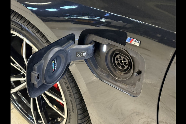 BMW 3 Serie Touring 320e Business Edition Plus | M-Sport | 19''inch | Stoel/stuurverw. | Apple Carplay | Sfeerverlichting