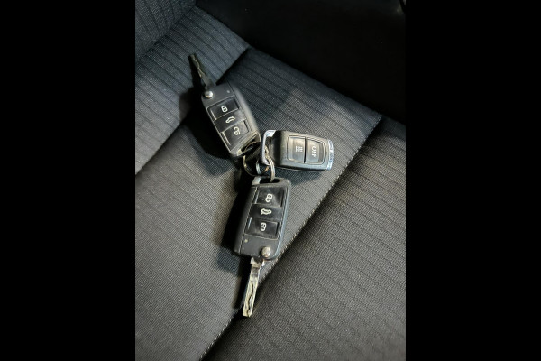 Volkswagen Touran 1.4 TSI Highline 7p Garantie Standkachel StoelVW Camera Carplay Adoptieve Cruise Navi Clima Led Rijklaar