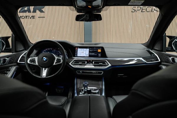 BMW X5 xDrive45e High Executive | M uitgevoerd | Stoelmassage | Sky Lounge | Head-Up | Carbon |