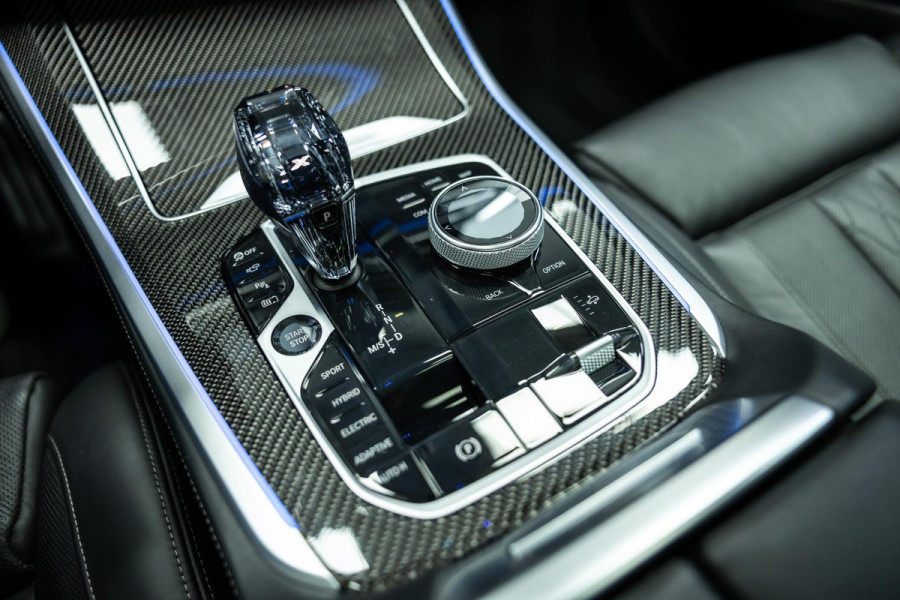 BMW X5 xDrive45e High Executive | M uitgevoerd | Stoelmassage | Sky Lounge | Head-Up | Carbon |