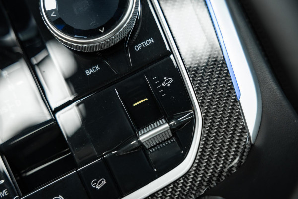 BMW X5 xDrive45e High Executive | M uitgevoerd | Stoelmassage | Sky Lounge | Head-Up | Carbon |