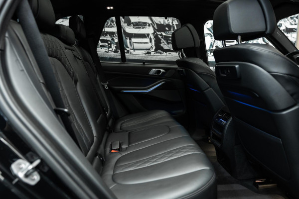 BMW X5 xDrive45e High Executive | M uitgevoerd | Stoelmassage | Sky Lounge | Head-Up | Carbon |