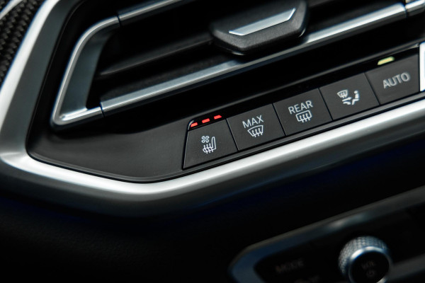 BMW X5 xDrive45e High Executive | M uitgevoerd | Stoelmassage | Sky Lounge | Head-Up | Carbon |