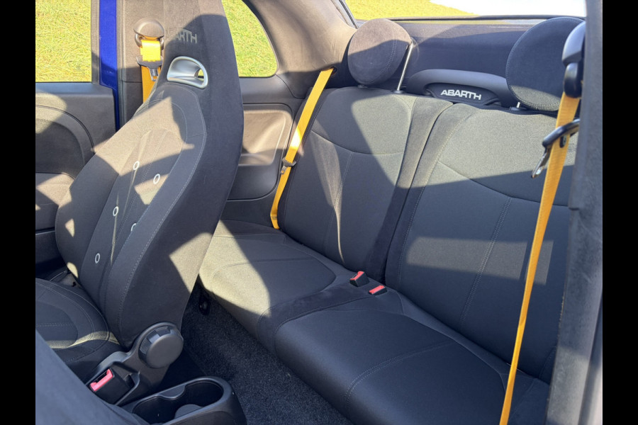 Fiat Abarth 595 Cabrio 1.4 T-Jet Pista Dealeronderhouden | Windscherm | PDC Achter | Navi