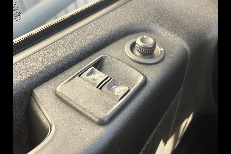 Renault Trafic 2.0 dCi 145 T29 L2H1*ECC*CRUISE*NAVI*HAAK*CAM*