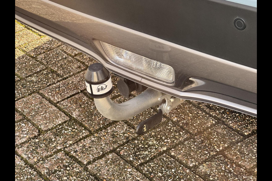 Suzuki Vitara 1.5 Hybrid Automaat Adaptive cruise Climate control Full LED Panoramadak Achteruitrijcamera Apple / Android Trekhaak