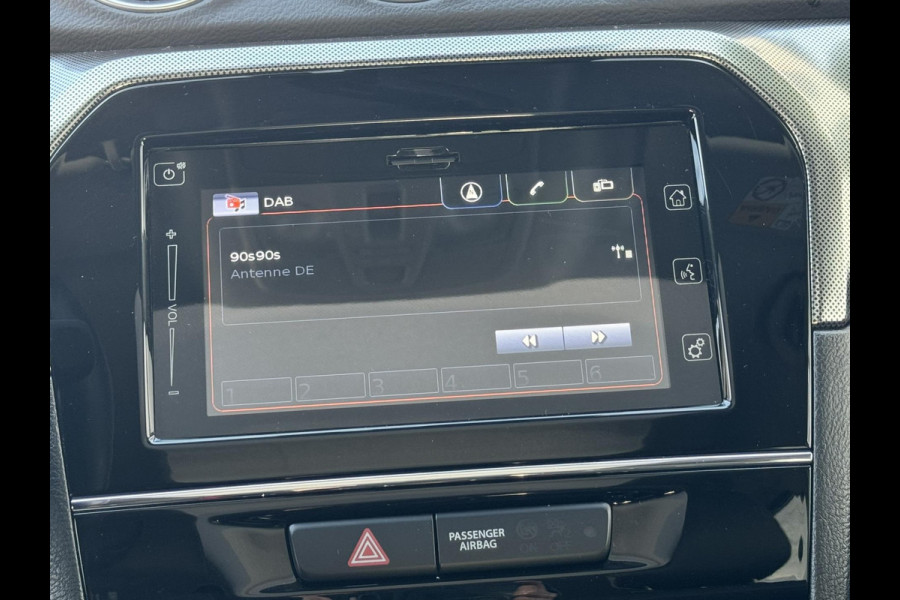 Suzuki Vitara 1.5 Hybrid Automaat Adaptive cruise Climate control Full LED Panoramadak Achteruitrijcamera Apple / Android Trekhaak