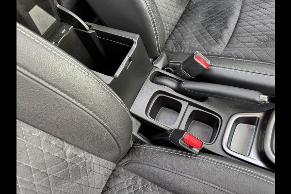 Suzuki Vitara 1.5 Hybrid Automaat Adaptive cruise Climate control Full LED Panoramadak Achteruitrijcamera Apple / Android Trekhaak